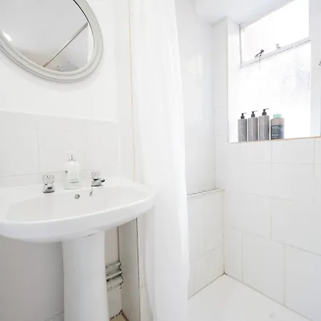 Stylish 1-Bedroom In Central Canterbury - Sleeps 4 Exterior photo