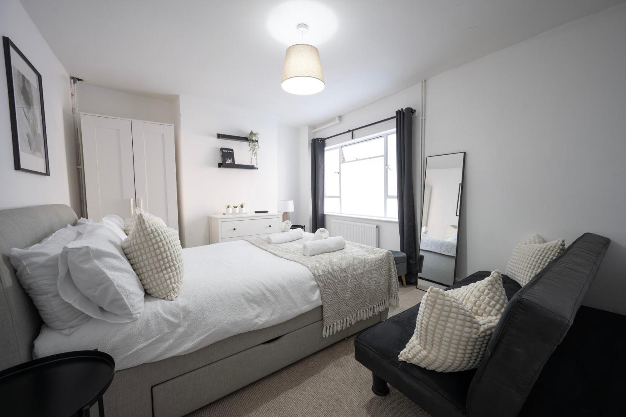 Holiday home Stylish 1-bedroom In - Sleeps 4