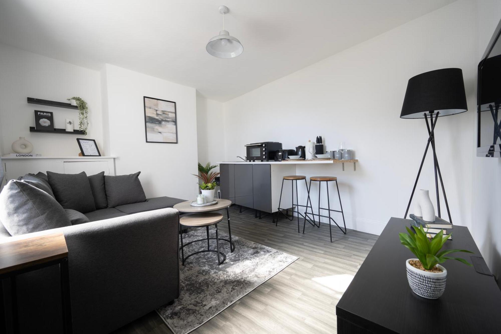 Holiday home Stylish 1-bedroom In - Sleeps 4 *