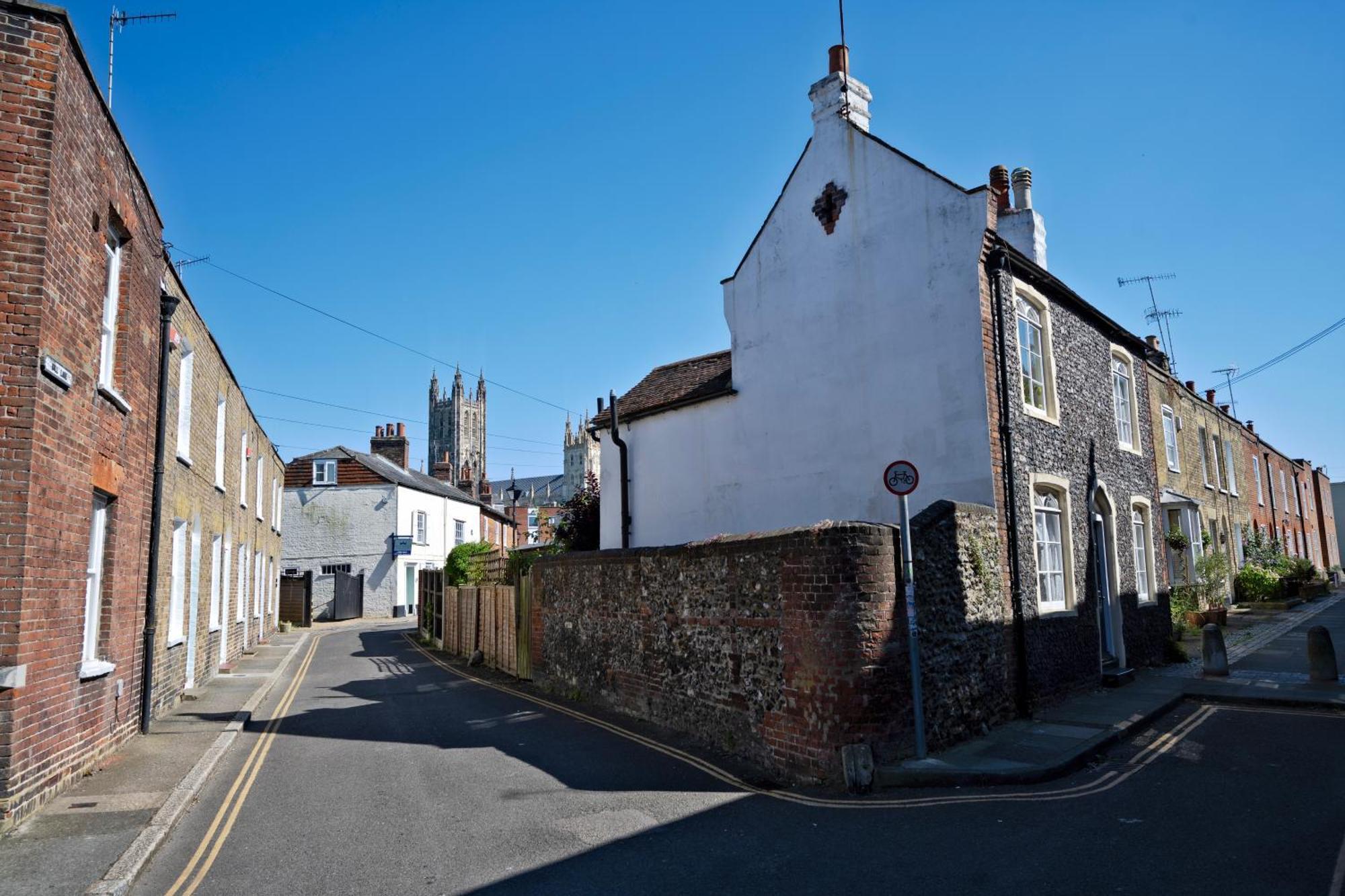 Stylish 1-bedroom In - Sleeps 4 Canterbury